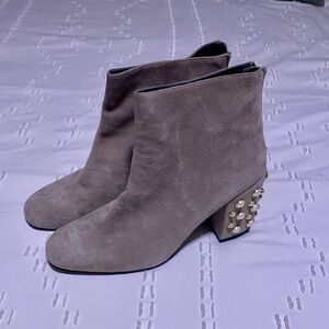 NIB Stuart Weitzman Bacari suede booty. 9.5